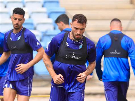 בצד השני, עירוני טבריה גם היא עברה חודש לא קל - שכלל ירי מתמיד על הצפון, ולהבדיל, גם עונש הפחתת שמונה נקודות שספגה בפרשת החוזים הכפולים. הקבוצה של אלירן חודידה תגיע לטדי הערב כשהיא מתחת לקו האדום, ותנסה להשיג נקודות חשובות בתחתית (עירוני טבריה)