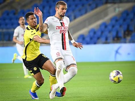 משחק רגוע עד כה באצטדיון מרים (ברני ארדוב)