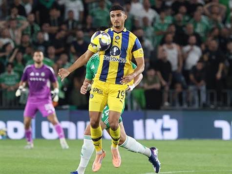 אחד הטובים על הדשא הערב. אלעד מדמון (צילום: דני מרון)