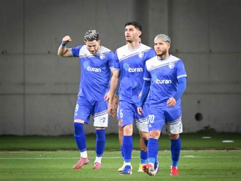 <p>בצד השני, הצפוניים מגיעם לאחר ההפסד 2:0 לעירוני טבריה ויחפשו שלוש נק' על מנת להתרחק מהתחתית. המוציא לפועל העיקרי העונה  של שי ברדה - אדריאן אוגריסה (14) יכול להשתוות היום למלך שערי הליגה דן ביטון (15) וגם לרשום הישג אישי כשחקן עם הכי הרבה שערים בק``ש בליגה הבכירה, לצד שמעון אבוחצירא ואיתמר שבירו שכבשו 15 שערים כל אחד ב-2013 ו-2022 (קרדיט: ברני ארדוב)</p>