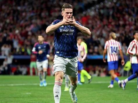 איזה פנדל עוצמתי של השבדי, <strong>ארסנל עולה ליתרון! (GETTY)</strong>