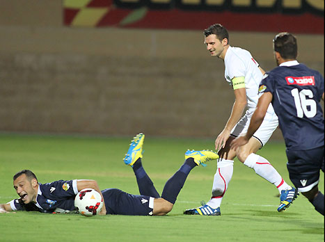 יוצאים לדרך עם המחצית השניה... מה אומרים? נראה פה שער?