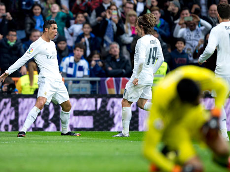 הכוכב הפורטוגלי השלים צמד בדקה ה-67 וסגר את השנה בסטייל עם 57 שערים (ככל הנראה מלך שערי 2015) אחרי 18 דקות של לחץ לאחר שג`פרי ברומה קבע שוויון עם שער אדיר לחיבורים של קיילור נבאס. המחליף לוקאס ואסקס סגר סיפור בדקה ה-87 והוריד מעט את הלחץ מהכתפיים של רפא בניטס, שבספרד דיווחו כי מעמדו יהיה בסכנה עם הקבוצה תאבד נקודות.