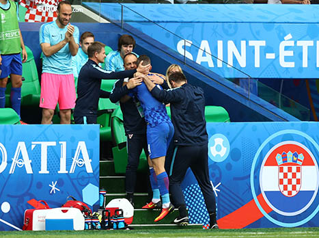 פרישיץ` הלך לחגוג עם הספסל (getty)