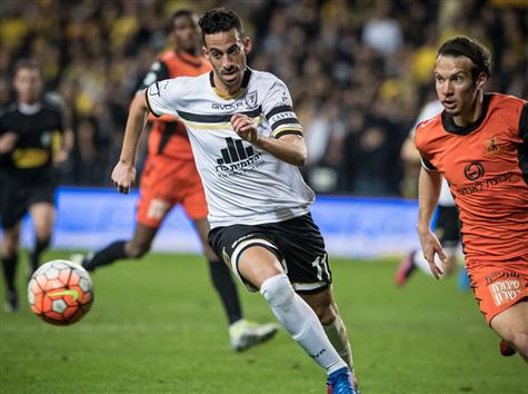 איינבינדר במשחק יציב וטוב במרכז השדה (צילום: ספי מגריזו)