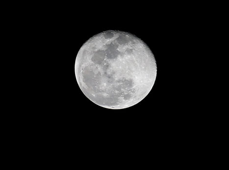 ירח מלא, לא נראה כאן גול? (צילום: אלן שיבר)