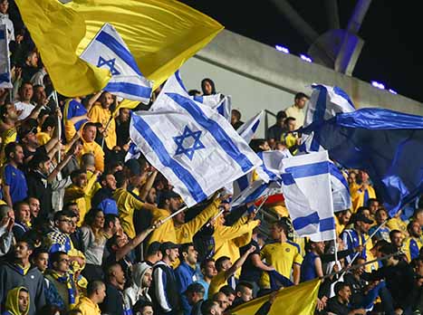 אוהדי מכבי ת``א כבר מוכנים (דני מרון)