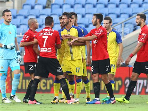 בינתיים יש לנו משחק עם שני כרטיסים ו-0 שערים. התמונה הזו ממצה את מה שראינו עד כה (אלן שיבר)