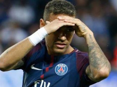 גם כשהוא לא כובש, הוא במרכז העניינים. ניימאר (getty)