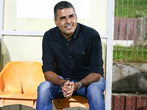 רוצה להיצמד לצמרת. סילבס (דני מרון)