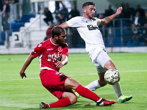 הגנת רמה``ש לא היתה מאורגנת, ברשצקי ראה ראה את הירש פנוי לחלוטין במרכז הרחבה, מסר לו והחלוץ כבש מקרוב (דני מרון).