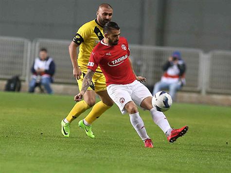 בראון. בתפקיד הבלם (אלן שיבר)