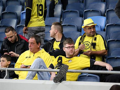 הקהל הצהוב שהטריח את עצמו לאצטדיון סמי עופר (יוסי שקל)