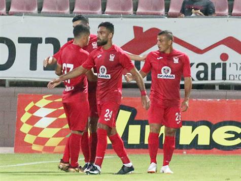 סכנין עדיין לא הצליחה למצוא את הקצב שלה וחלק נכבד משחקניה לא עבר בבקרה. הקבוצה מהמגזר תנסה לסיים את שלב הבתים עם ניצחון ולהפריע ליריבה מלעלות לחצי.