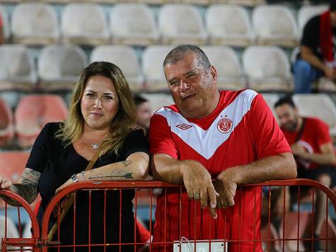 האוהדים באדום יכולים להיות מרוצים (צילום: לירון מולדובן)