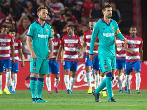 חצי שעה לתוך ההתמודדות, ברצלונה לא נראית כקבוצה שיש לה פתרון להגנה של גרנאדה (getty)