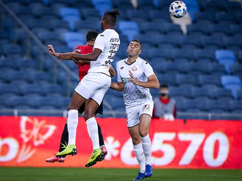 חדרה נראית קצת יותר חדה ומסוכנת בדקות האחרונות. (מאור אלקסלסי)