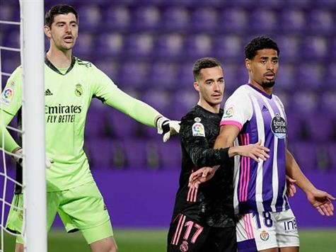 קורטואה הציל את ריאל!!! השוער עצר את יאנקו שנותר לבד ברחבה, אך בעט למרכז השער (getty)