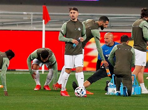 אצילי כבש מול הפועל ת``א בעונה שעברה במדי מכבי ת``א. הקשר יחפש הערב שער בכורה בירוק (אלן שיבר)