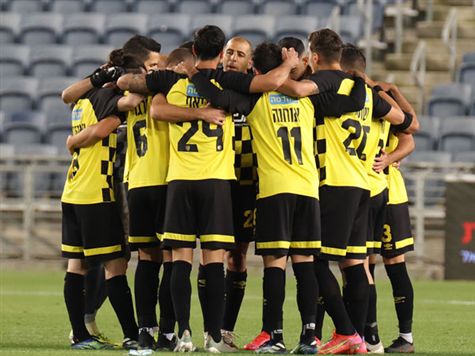 בית``ר ירושלים אמנם הרוויחה מעט אוויר לנשימה עם הניצחון מול כפ``ס, אבל היא יודעת שמשימת ההישארות עדיין לא הושלמה. אלירן עטר, שהתלונן על כאבים במפשעה, לא צפוי לפתוח. עלי מוחמד, מנגד, יחזור ל-11. (דני מרון)