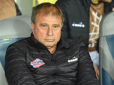 המומנטום של בית``ר נרגע, בינתיים הפועל חיפה תוקפת יותר ומתחילה לאט לאט להתעורר (צילום: ברני ארדוב)