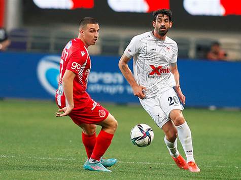 הפועל פשוט לא מצליחה להתקרב לשער של עמוס במחצית השנייה, האורחים מסוכנים הרבה יותר עד כה (אלן שיבר)