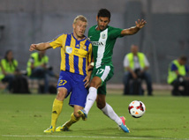 אלון תורג`מן קיבל הזדמנות טובה לכבוש אבל בעט חלש מדי. (צילום: יוסי שקל)