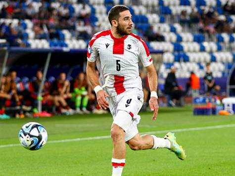 בצד השני, סאבה חוודג`אני עולה ב-11 של מכבי נתניה. איתמר שבירו, שהיה קרוב לעבור בהשאלה לבית``ר ירושלים, בחוד של גיא צרפתי (getty)