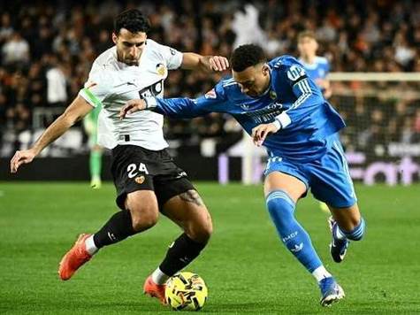 ריאל מדריד פשוט לא מהירה מספיק ולא מצליחה לייצר מצבים אמיתיים (GETTY)