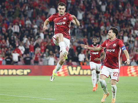 חגיגה גדולה של הפועל ב"ש הערב (צילום: אלן שיבר)