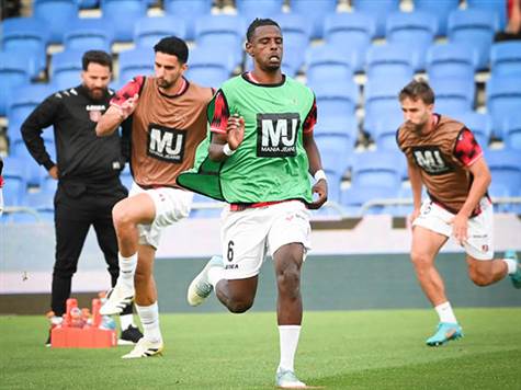 מתקרבים לשריקה (ברני ארדוב)