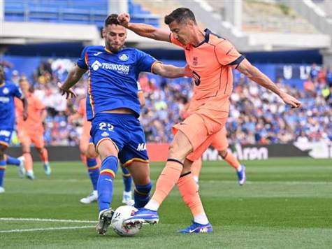 בארסה מחפשת שער שני. האם לבנדובסקי יהיה זה שיכבוש? (GETTY)