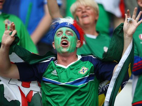 סקר קטן: גם אתם חושבים שהאירים והצפון אירים הם האוהדים הכי אדירים ביורו?
