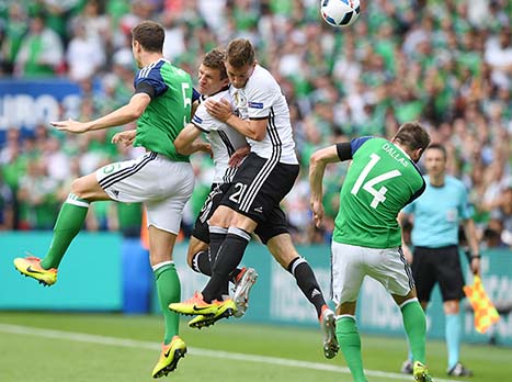 <STRONG>השריקה להפסקה!</STRONG>