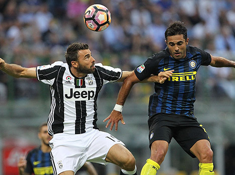 דקות טובות של אינטר, ששומרת על השליטה שלה במשחק. האם השער הראשון במשחק יהיה של הנראזורי?