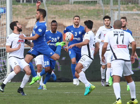 המשחק נהיה יותר אגרסיבי בדקות האחרונות (סוכנות ג`יני)