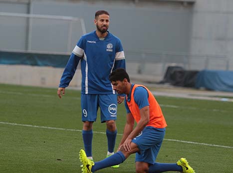 במכבי פתח תקווה יודעים שאליפות היא בגדר חלום בלבד, והמטרה העיקרית שלהם היא לבסס את המעמד במקום השלישי המוביל לליגה האירופית. כשלכל הקבוצות הקרובות מתחתיהם יש משחקים לא פשוטים בכלל, חשיבות המשחק הזה עבור המלאבסים גבוהה.