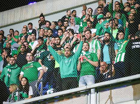 הקהל הירוק מתחמם (דני מרון)