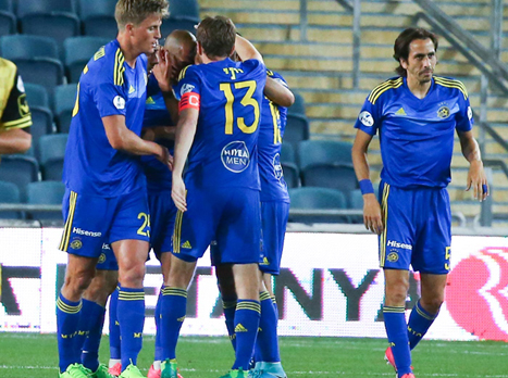 מכבי ת``א חוגגת יתרון מוקדם ויקר מאוד בטדי (צילום: דני מרון)