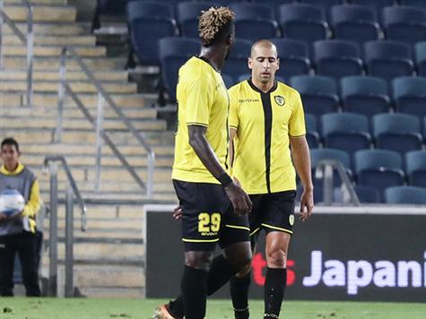 טל בן חיים סופג שריקות בוז מהקהל בכל נגיעה (דני מרון)