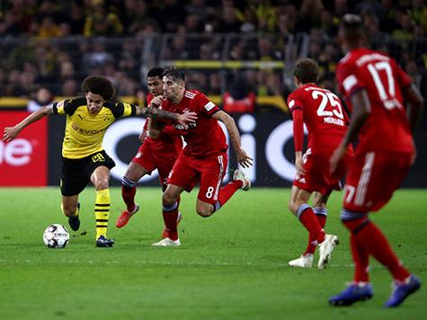 הפסקה: באיירן מוליכה 0:1 על דורטמונד משער של לבנדובסקי (alex grimm/getty)