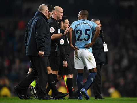 מסירת רוחב סתמית של מאנה מגיעה לאנדרסון. סיטי הוציאה את העוקץ מההתקפה של ליברפול (Clive Brunskill)