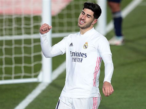 מודריץ` מחלץ נהדר את הכדור, קסמירו מעביר אותו&nbsp;לוואסקס. הקיצוני נותן את הכדור לאסנסיו שברגל שמאל מכניע בקלות את רובן בלאנקו!