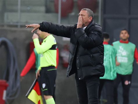 קלינגר עם חילוף כפול. (דני מרון)