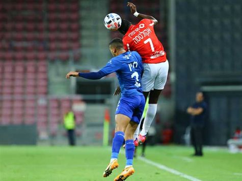 <STRONG>המחצית השנייה נפתחה</STRONG>. האם תהיה פה הכרעה? (לירון מולדובן)