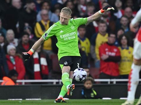 <STRONG>שער! ארסנל עלתה ל-0:1:</STRONG> דקלאן רייס עם נגיחה חכמה מתוך הרחבה, העלה את התותחנים ליתרון