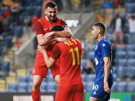 <STRONG>מ.ס. אשדוד השיגה ניצחון יקר במאבקי התחתית עם 0:1 על מכבי פתח תקווה, במשחק שבו למעט שער של ג`ורדן בוטאקה לא ממש היו התרחשויות (קובי אליהו)</STRONG>