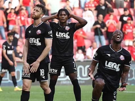 מנגד, הפועל חיפה מגיעה עם ארבעה הפסדים בחמשת המשחקים האחרונים שלה. בכלל, בחודשיים וחצי האחרונים הפועל חיפה רשמה שלושה ניצחונות בלבד ב-11 המשחקים האחרונים שלה. האדומים מהכרמל יפתיעו את היריבה העירונית? (דני מרון)