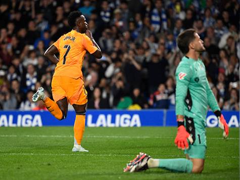 ויניסיוס השתיק את הקהל המקומי לאחר הגול. (Getty)