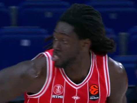 <STRONG><U>מתחיל לרחף: צפו בדאנק הנהדר של ג`ונתן מוטלי</U></STRONG>